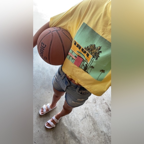 curvy high rise denim shorts - Picture 4 of 5